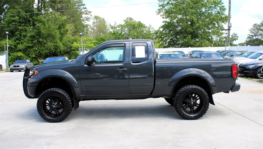 2013 Nissan Frontier SV V6 photo