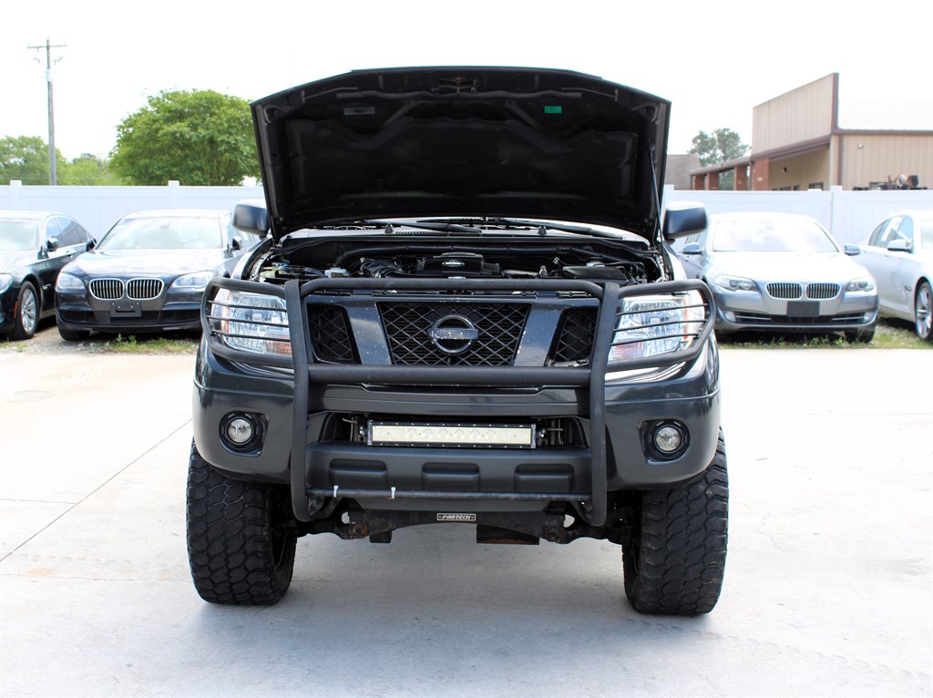 2013 Nissan Frontier SV V6 photo