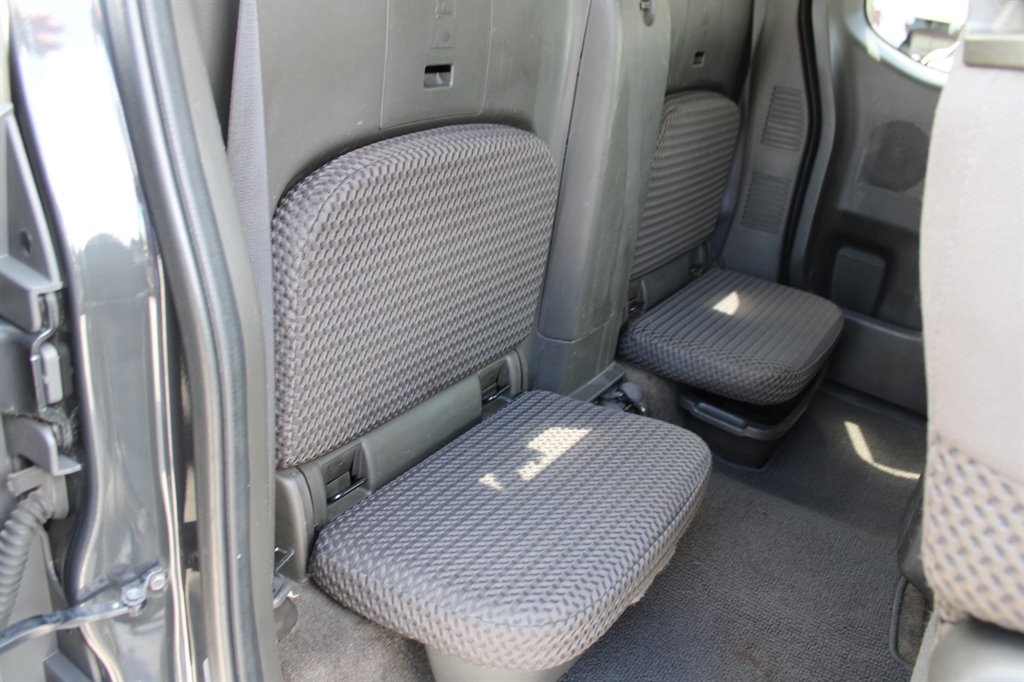 2013 Nissan Frontier SV V6 photo
