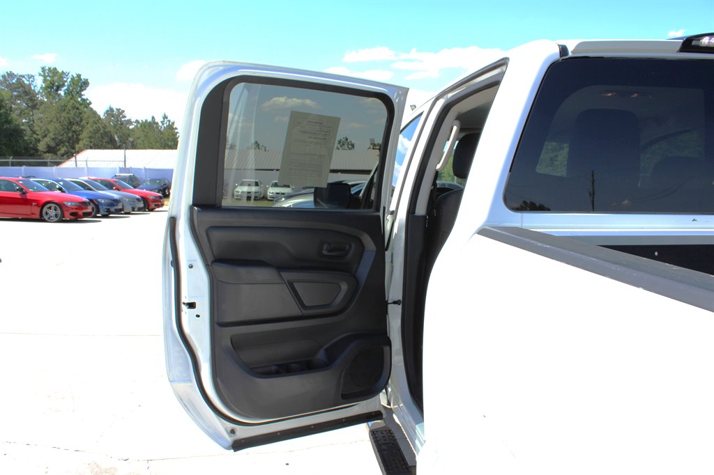 2016 Nissan Titan XD S photo