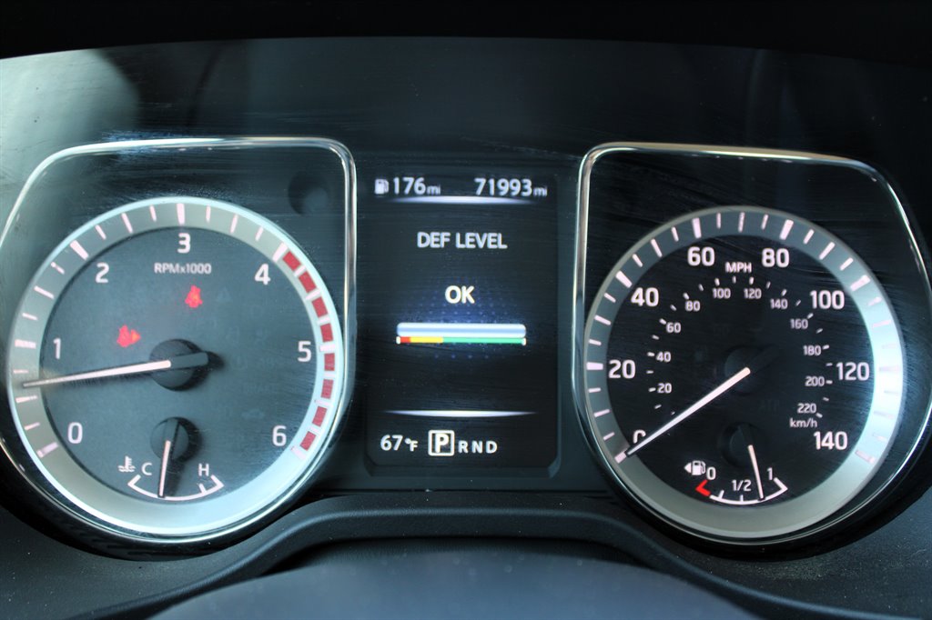 2016 Nissan Titan XD S photo