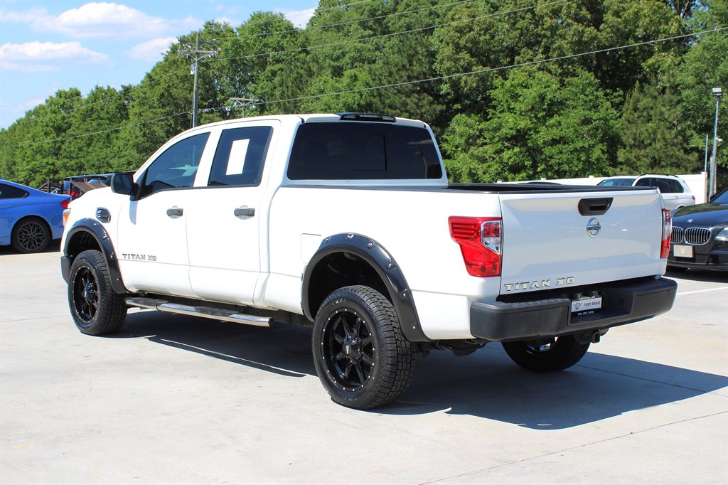 2016 Nissan Titan XD S photo