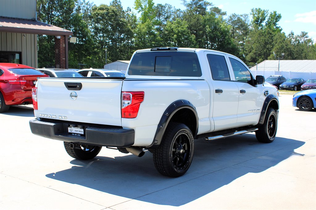 2016 Nissan Titan XD S photo