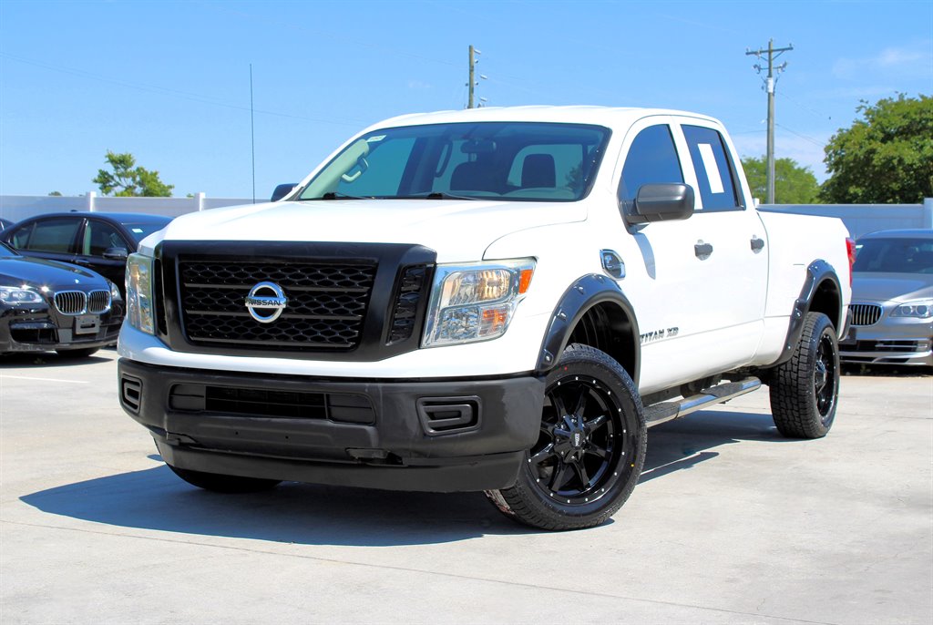 2016 Nissan Titan XD S photo
