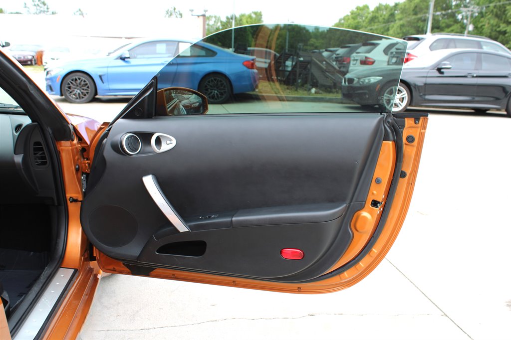 2004 Nissan 350Z photo