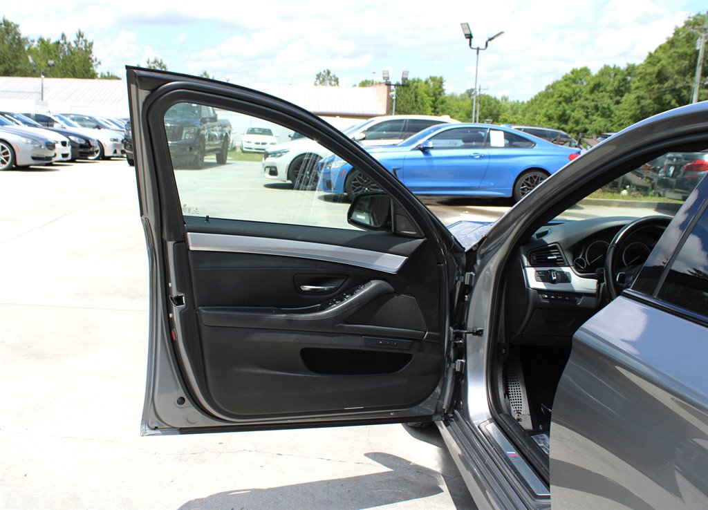 2016 BMW 5-Series 535d photo