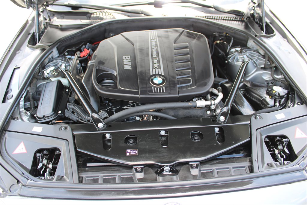 2016 BMW 5-Series 535d photo