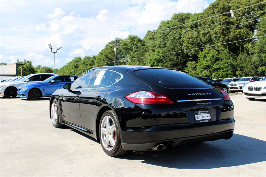 2011 Porsche Panamera 4S photo
