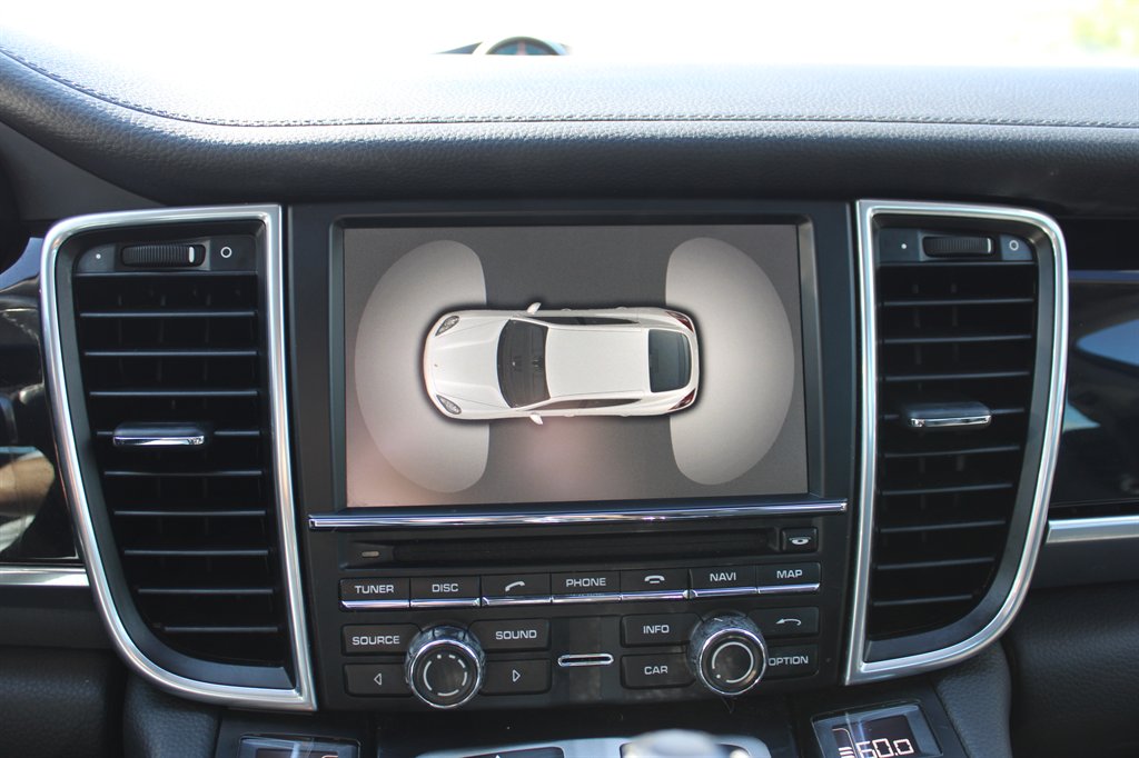 2011 Porsche Panamera 4S photo