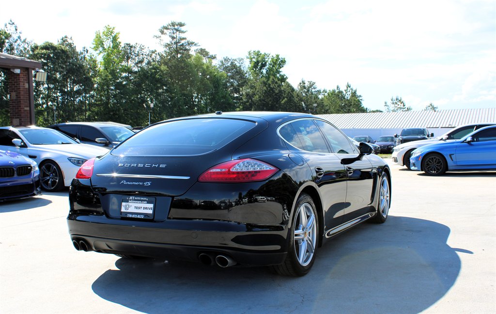 2011 Porsche Panamera 4S photo