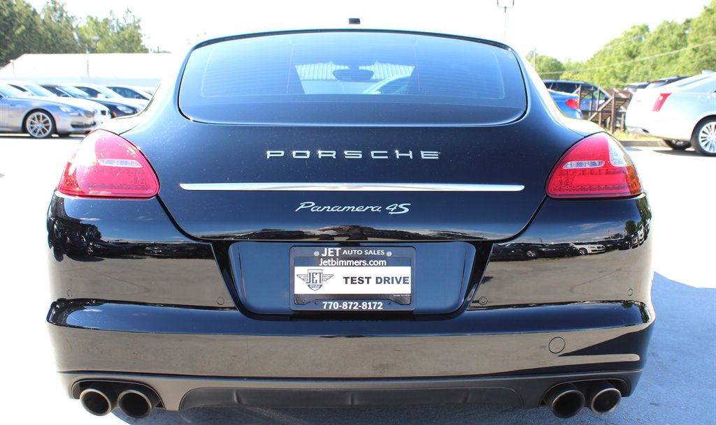 2011 Porsche Panamera 4S photo