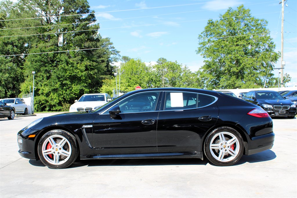 2011 Porsche Panamera 4S photo