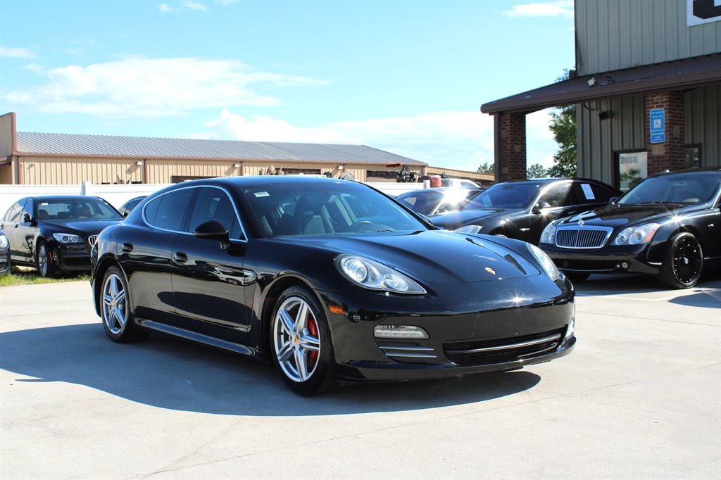 2011 Porsche Panamera 4S photo