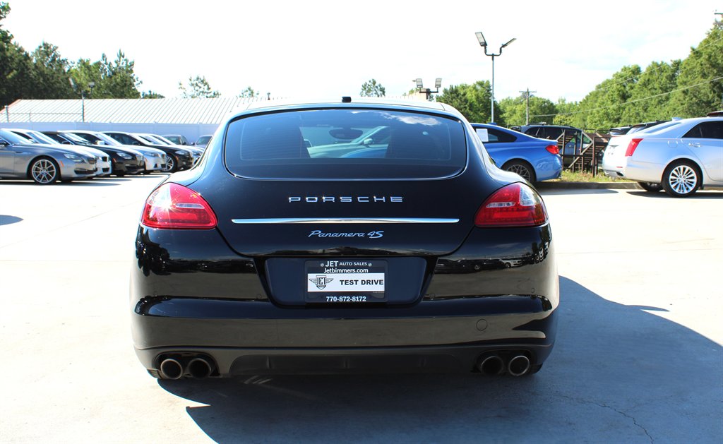 2011 Porsche Panamera 4S photo