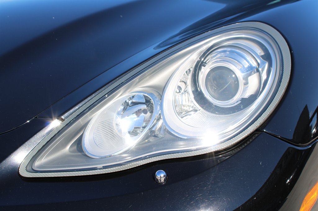 2011 Porsche Panamera 4S photo