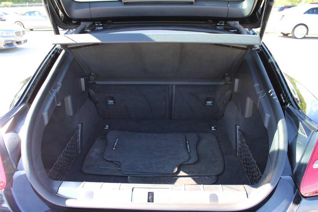 2011 Porsche Panamera 4S photo