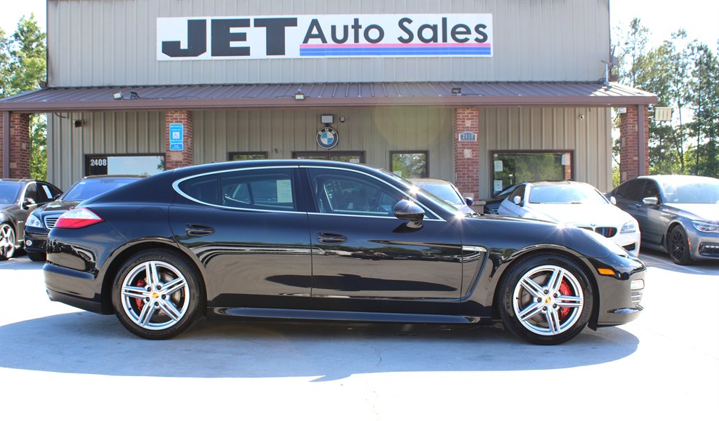 2011 Porsche Panamera 4S photo