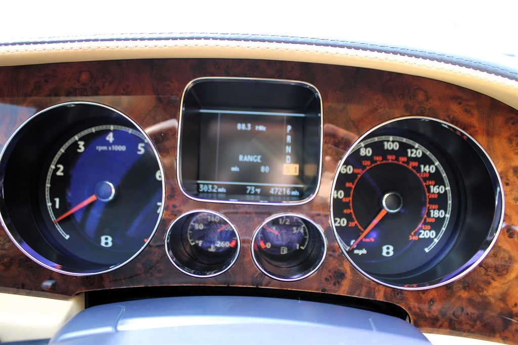 2006 Bentley MDX photo