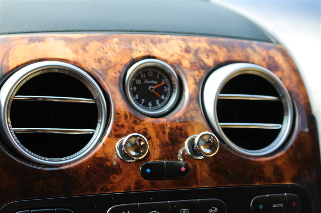 2006 Bentley MDX photo