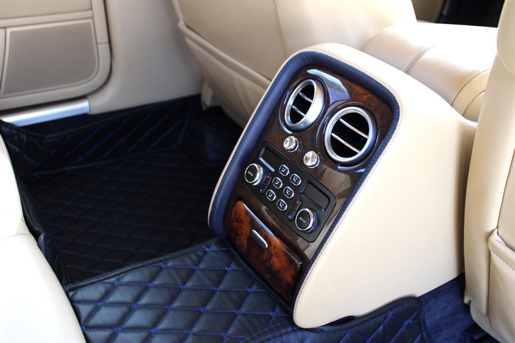 2006 Bentley MDX photo