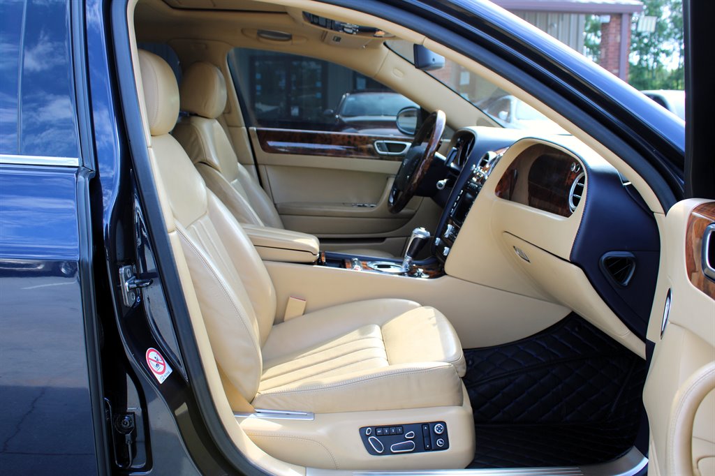 2006 Bentley MDX photo