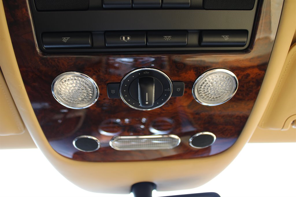 2006 Bentley MDX photo