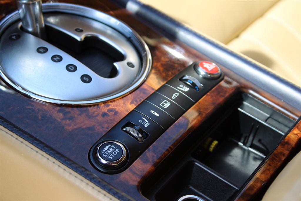 2006 Bentley MDX photo