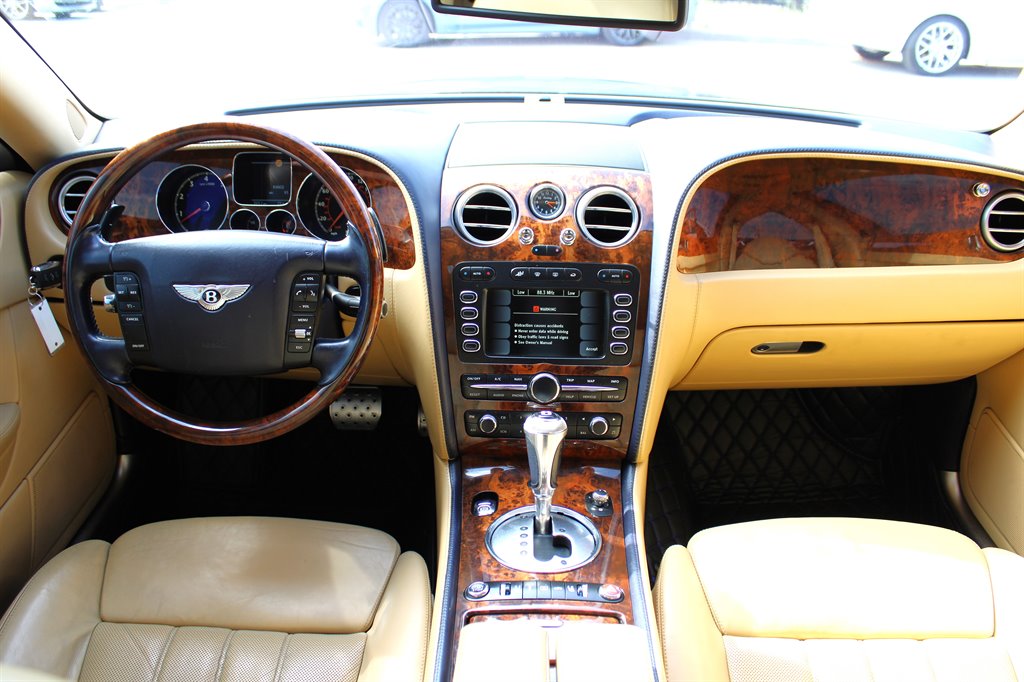 2006 Bentley MDX photo