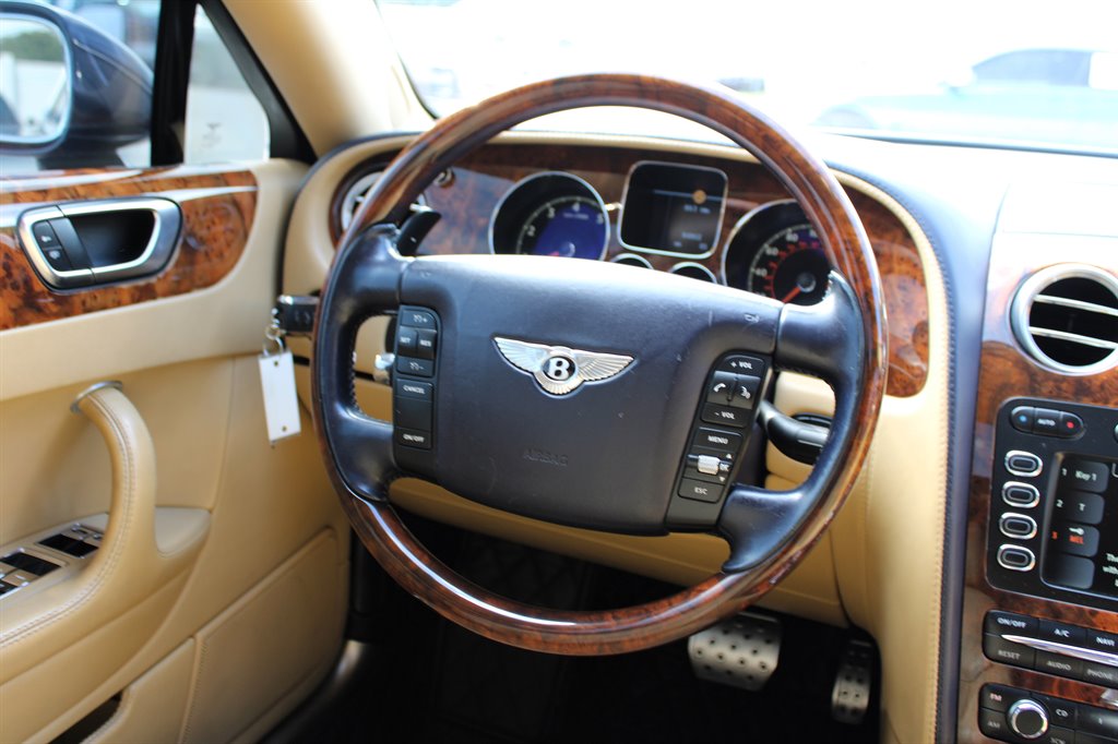 2006 Bentley MDX photo