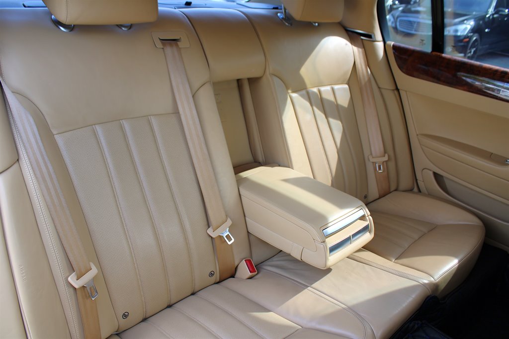 2006 Bentley MDX photo