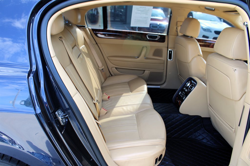 2006 Bentley MDX photo