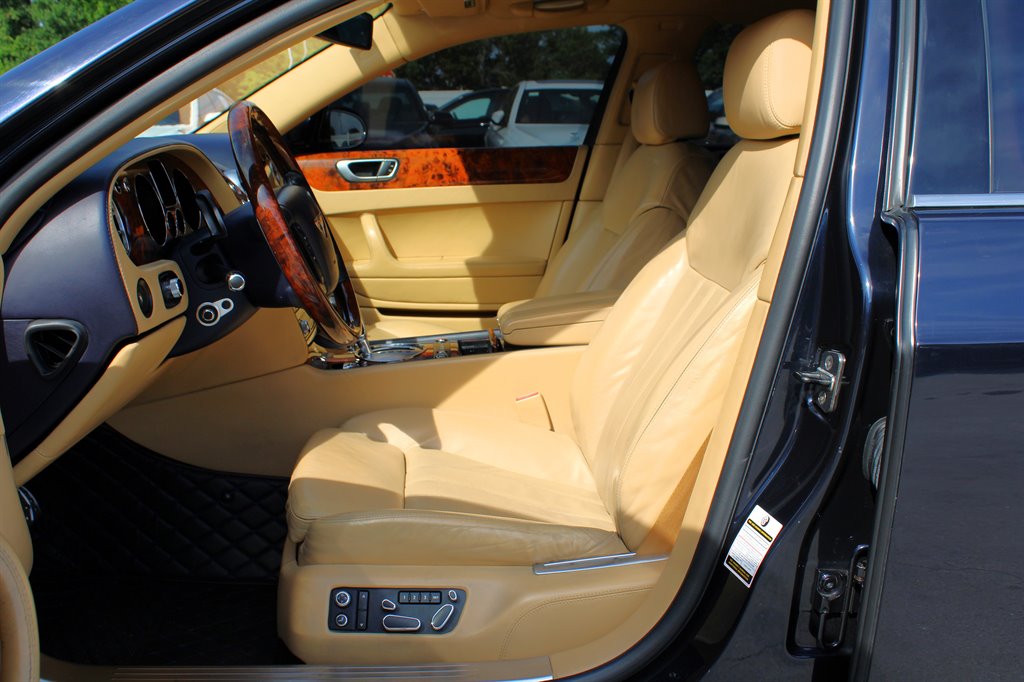 2006 Bentley MDX photo