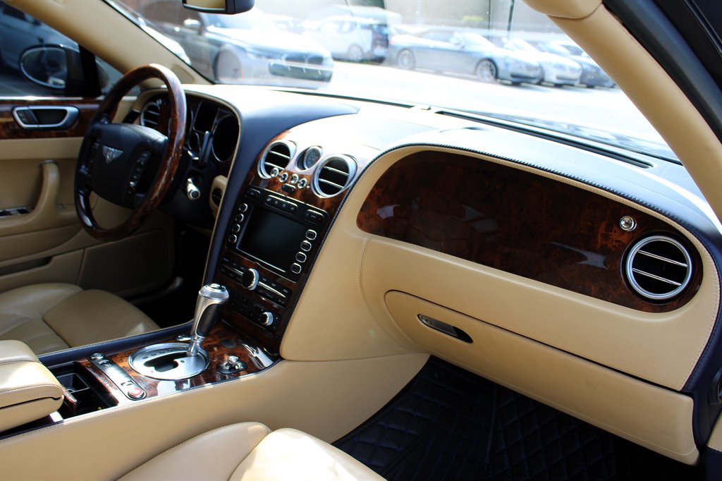 2006 Bentley MDX photo