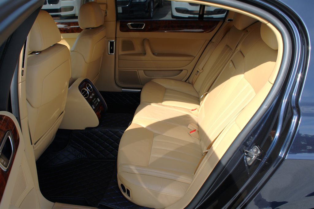 2006 Bentley MDX photo