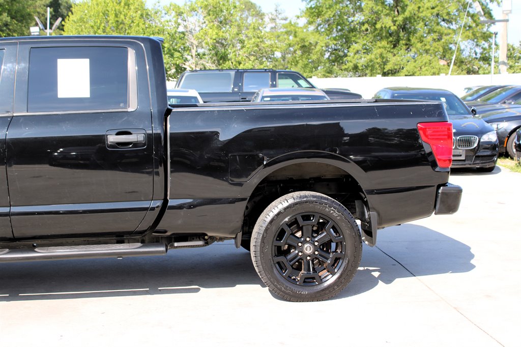 2018 Nissan Titan XD SV photo