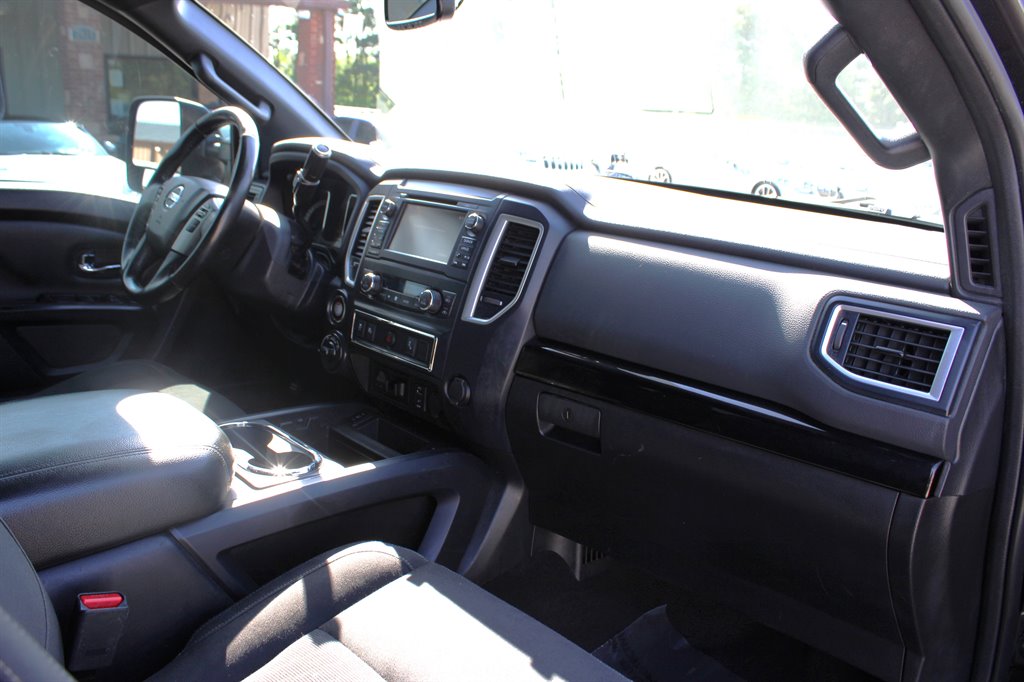 2018 Nissan Titan XD SV photo
