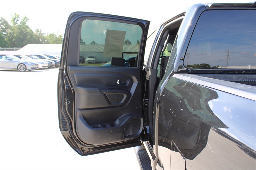 2018 Nissan Titan XD SV photo