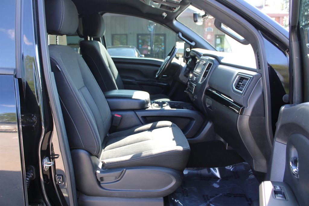 2018 Nissan Titan XD SV photo