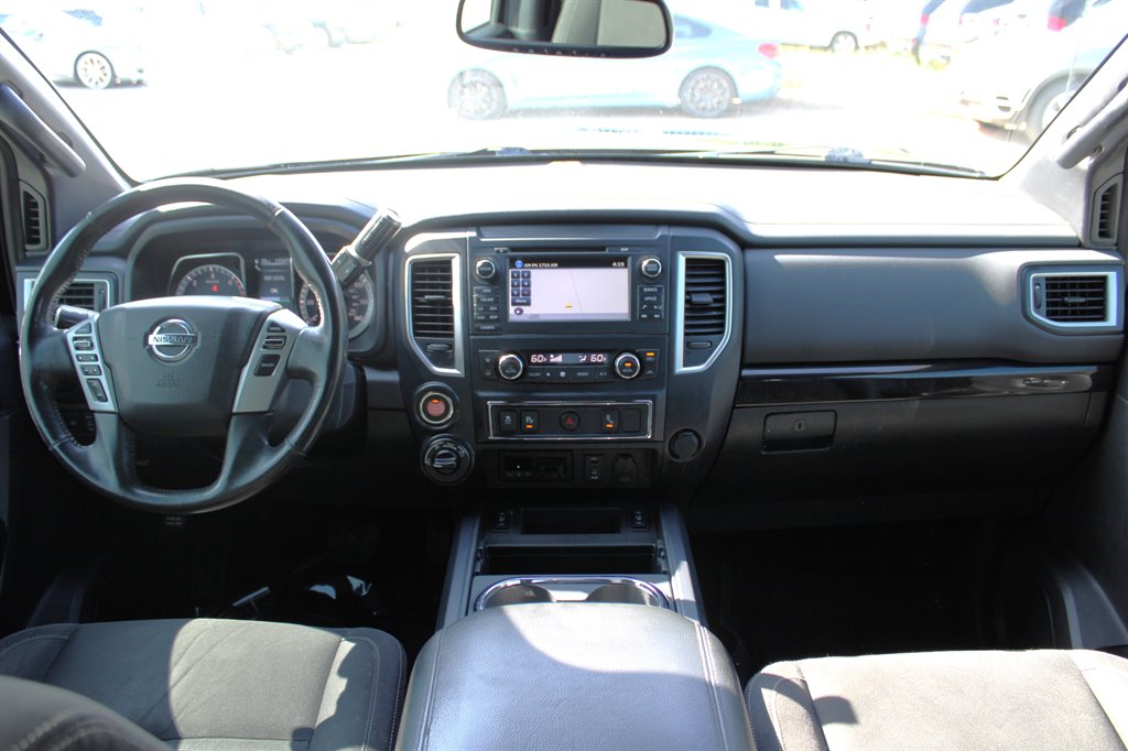 2018 Nissan Titan XD SV photo