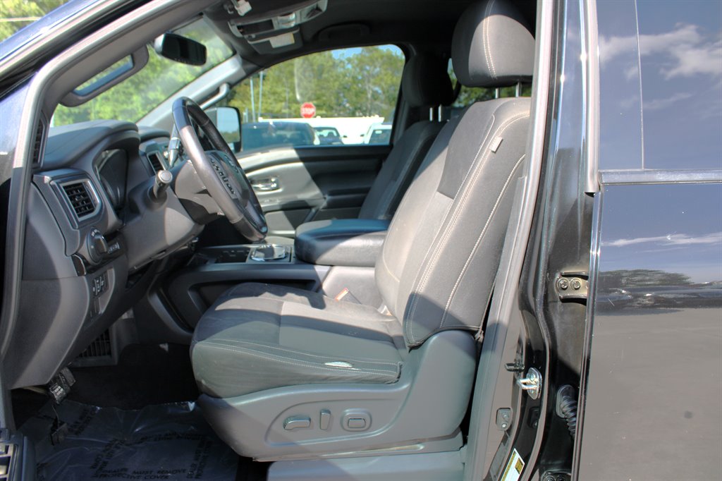 2018 Nissan Titan XD SV photo