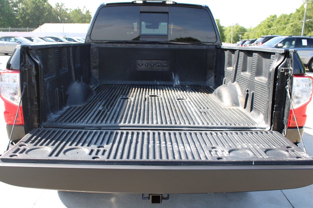 2018 Nissan Titan XD SV photo