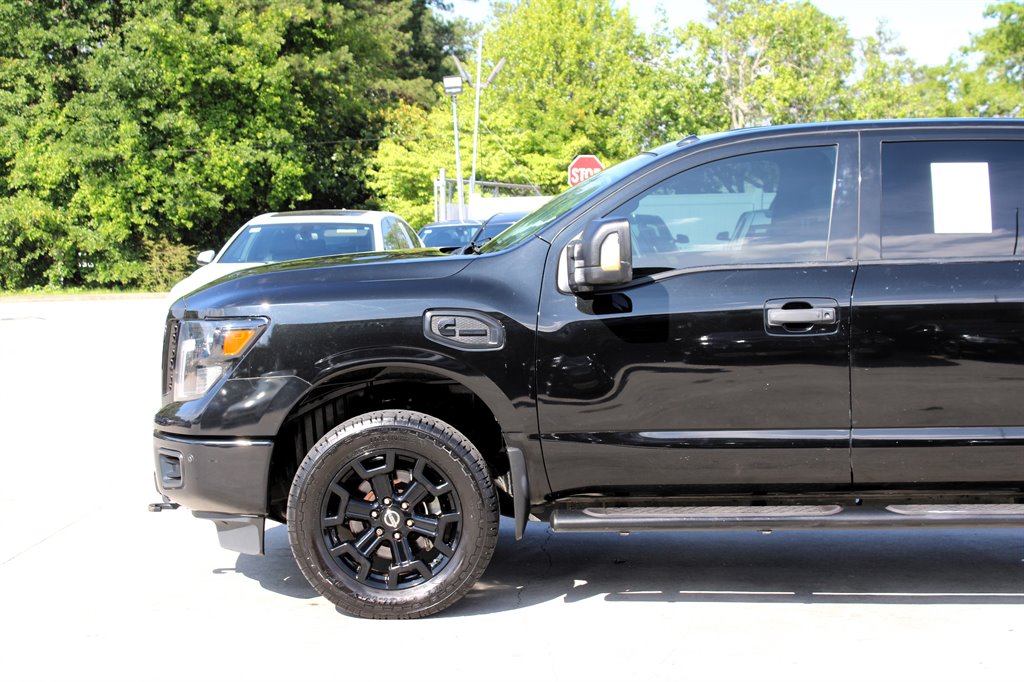 2018 Nissan Titan XD SV photo