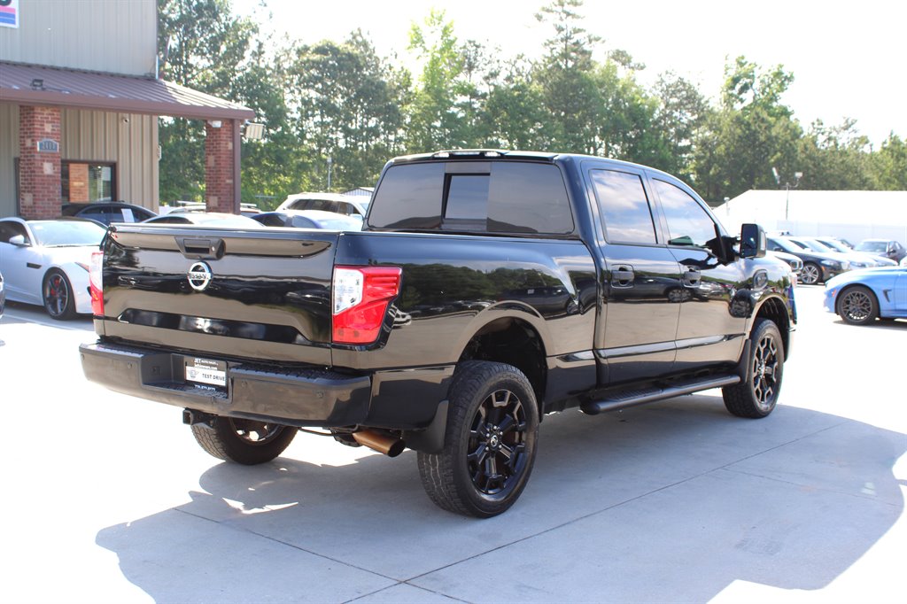 2018 Nissan Titan XD SV photo