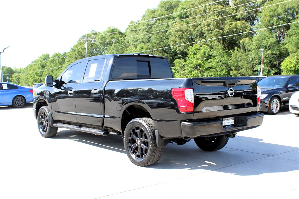 2018 Nissan Titan XD SV photo