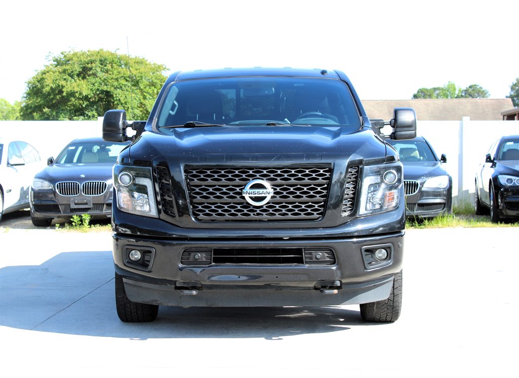 2018 Nissan Titan XD SV photo