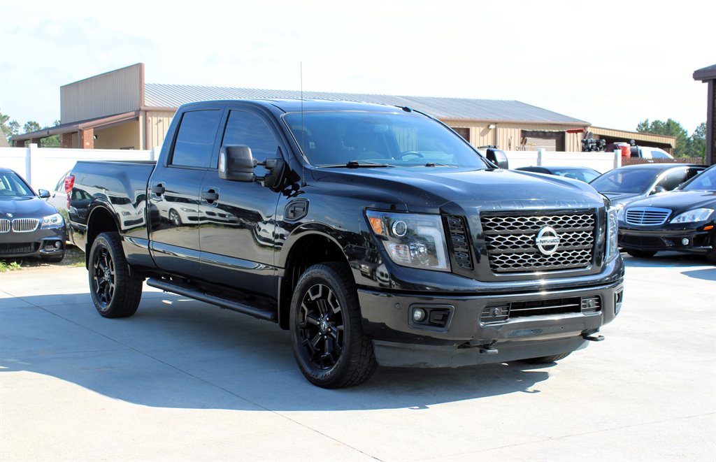 2018 Nissan Titan XD SV photo