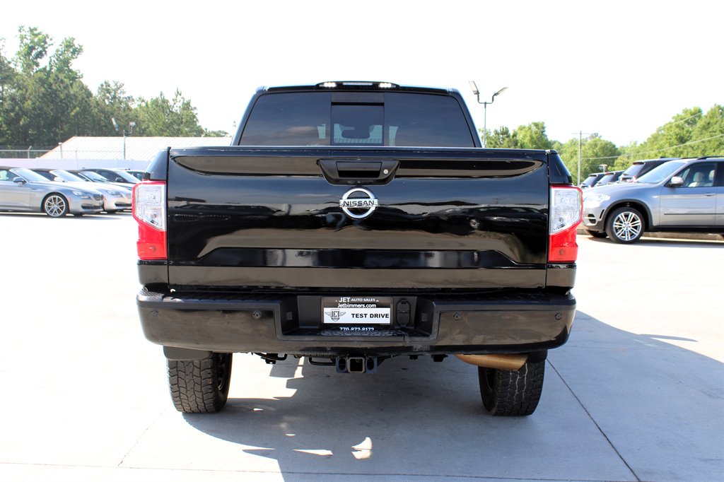 2018 Nissan Titan XD SV photo