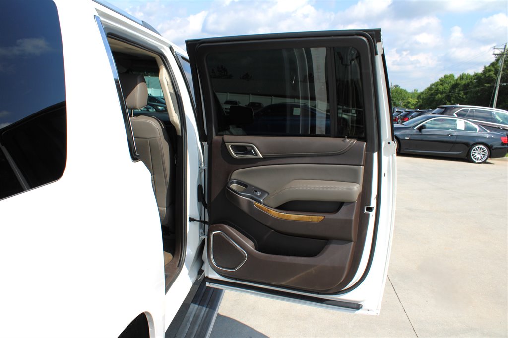 2017 GMC Yukon XL 1500 Denali photo