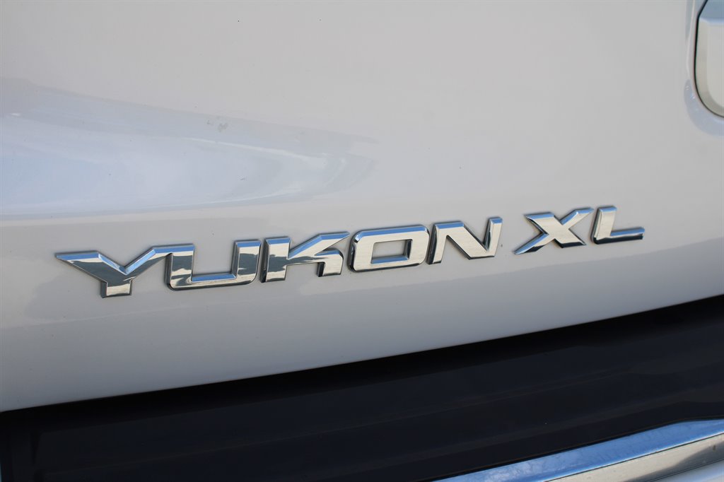 2017 GMC Yukon XL 1500 Denali photo