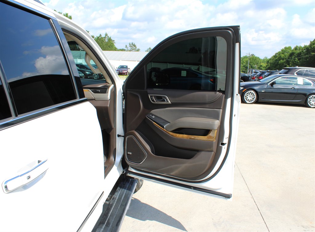 2017 GMC Yukon XL 1500 Denali photo